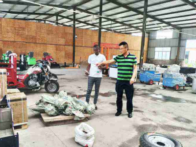 Pelanggan dari Pantai Gading mengunjungi Keruide untuk memeriksa penyapu dan mencapai niat kerja sama di tempat
