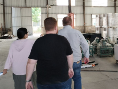 Pelanggan Brasil Kunjungi Pabrik Alat Berat Kereide, Tandatangani Perjanjian Pembelian Skid Steer Loader Beroda Rantai